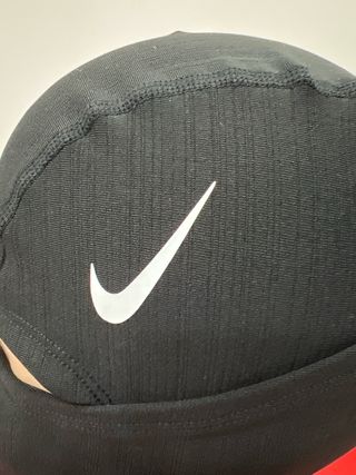 Nike Pro Therma-FIT Hood Negro