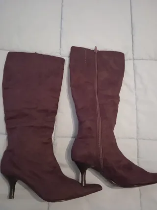 Botas altas nuevas burdeos talla 38
