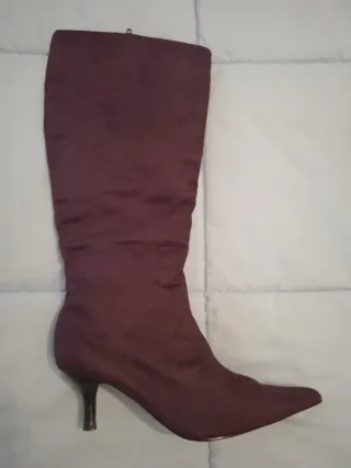 Botas altas nuevas burdeos talla 38
