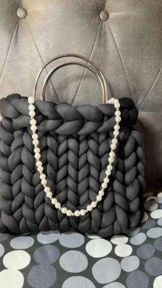 Borsa fatta a mano nera