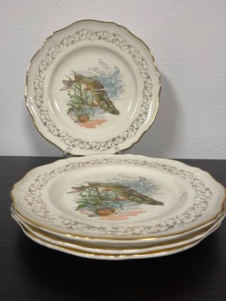 Lotto 4 piatti antichi in ceramica francese a tema pesce