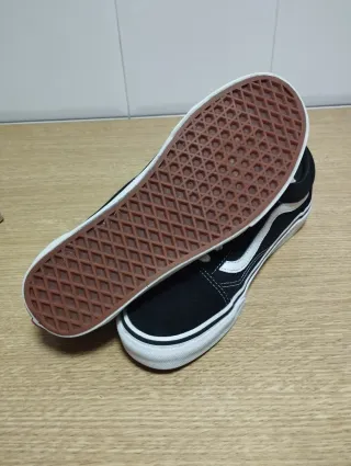 Zapatillas Vans Old Skool T-42 buen estado