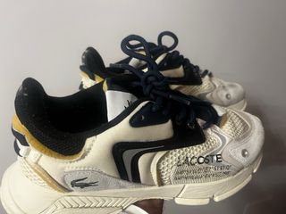 Zapatillas Lacoste Beige y Blancas