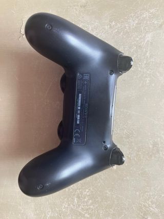 PS4 (Playstation 4) Negra + Mando+ 2 juegos