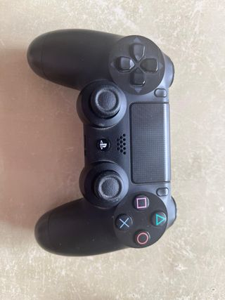 PS4 (Playstation 4) Negra + Mando+ 2 juegos