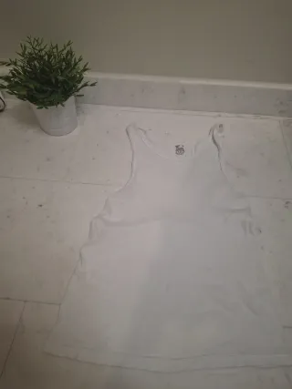 Camiseta blanca de tirantes