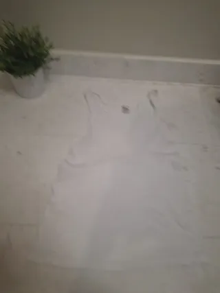 Camiseta blanca de tirantes