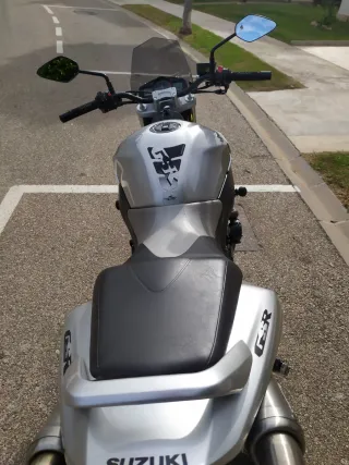 Suzuki GSR 600
