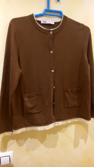Chaqueta Zara Marrón con Bolsillos