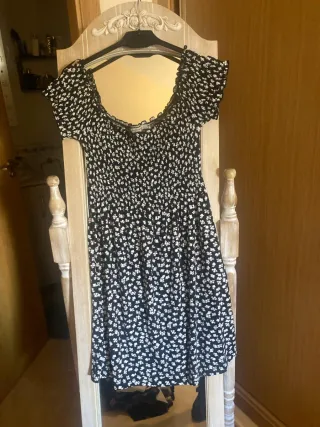 Dos vestidos S negro/blanco floral