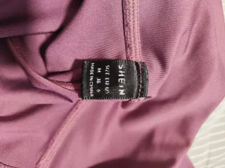 Mallas moradas con bolsillo