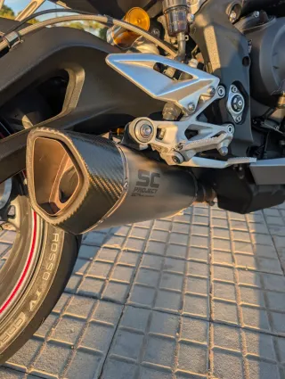 Triumph Street Triple RS 765