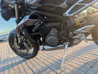 Triumph Street Triple RS 765