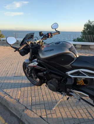 Triumph Street Triple RS 765