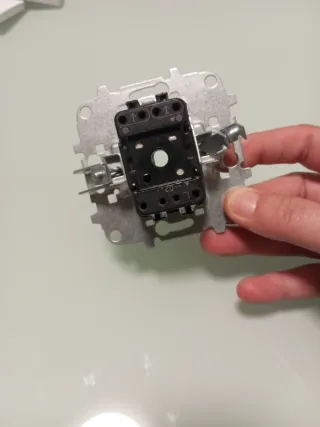 Conmutador Niessen Arco