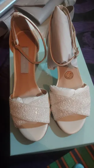 Sandalias de novia blancas
