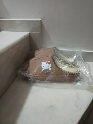 Pantuflas Hello Kitty Marrones Invierno