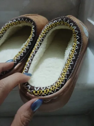 Pantuflas Hello Kitty Marrones Invierno