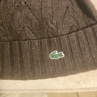 Gorro Lacoste marrón tejido