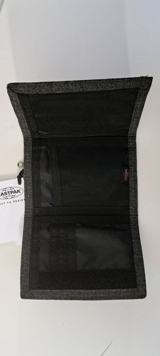Cartera Eastpak gris