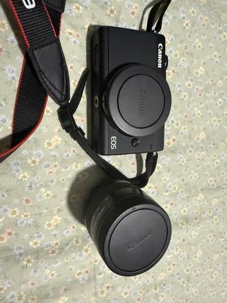 Canon EOS M100 + Objetivo 15-45mm
