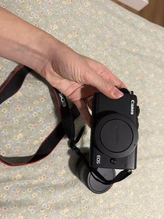 Canon EOS M100 + Objetivo 15-45mm