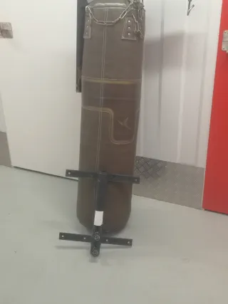 Saco de boxeo con soporte