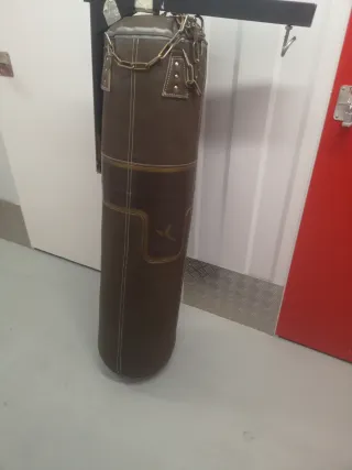 Saco de boxeo con soporte