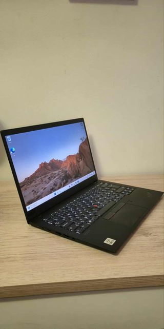 Lenovo X1 Carb Gen 8 i5-10210U, 16Gb y 256Gb