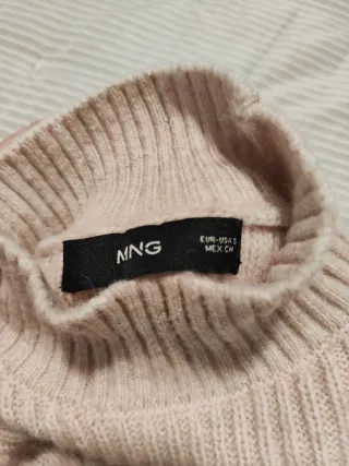 Suéter corto de punto color rosa palo