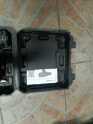 Aparafusadora Parkside 20V com mala