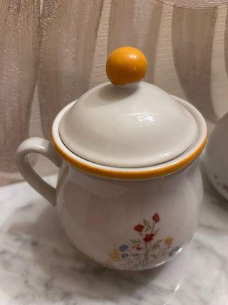 Composè tisaniera e zuccheriera floreale