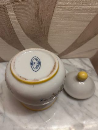 Composè tisaniera e zuccheriera floreale