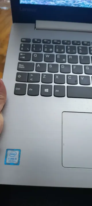 Portátil Lenovo Plata y Negro i5