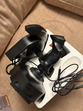 Thrustmaster T.Flight Hotas X per PC e PS3, scatola danneggiata