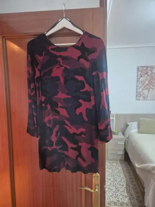 Vestido Zara Camuflaje Rojo y Negro