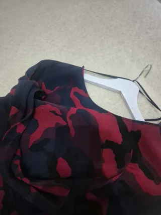 Vestido Zara Camuflaje Rojo y Negro