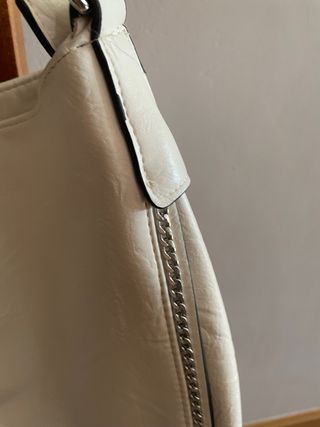 Bolso de hombro blanco