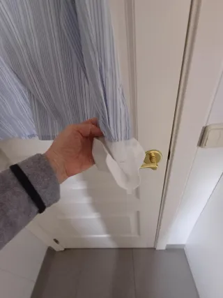 Camisa Escorpion.  Rayas Azul y Blanca