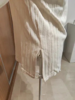 Camiseta blanca de cuello alto