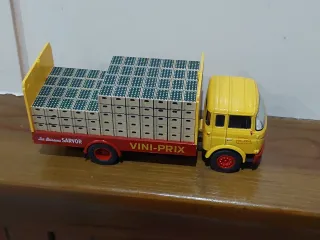 Camion di consegna Vini-Prix scala 1:43