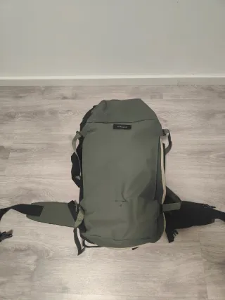 Mochila Forclaz Travel 500 40L Verde