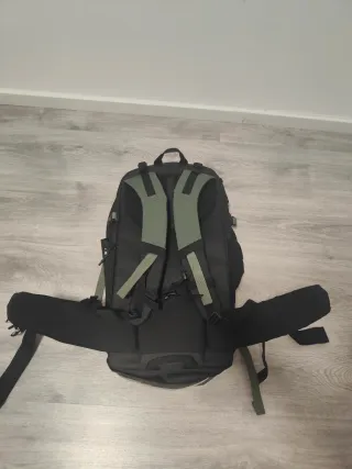 Mochila Forclaz Travel 500 40L Verde