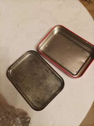 Cajita vintage de metal