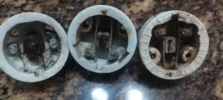 Antiche chiavi di luce in porcellana