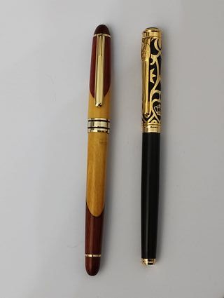 Lotto di 2 penne stilografiche: legno e metallo