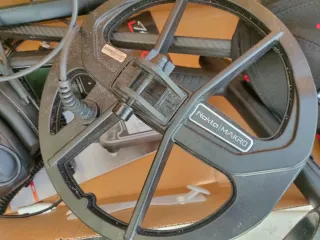 Detector Metales Nokta Makro Legend con accesorios