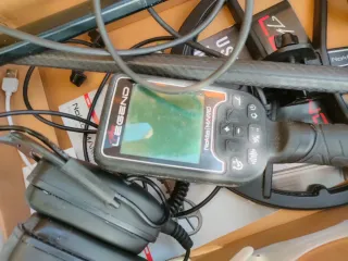 Detector Metales Nokta Makro Legend con accesorios