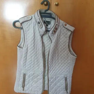 Chaleco acolchado beige