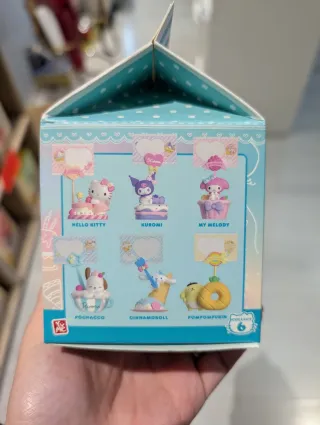 Porta memo Pochacco Hello Kitty Party Time